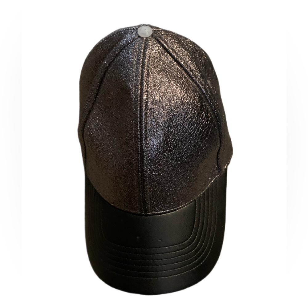Express Hat. Shiny grey and Black